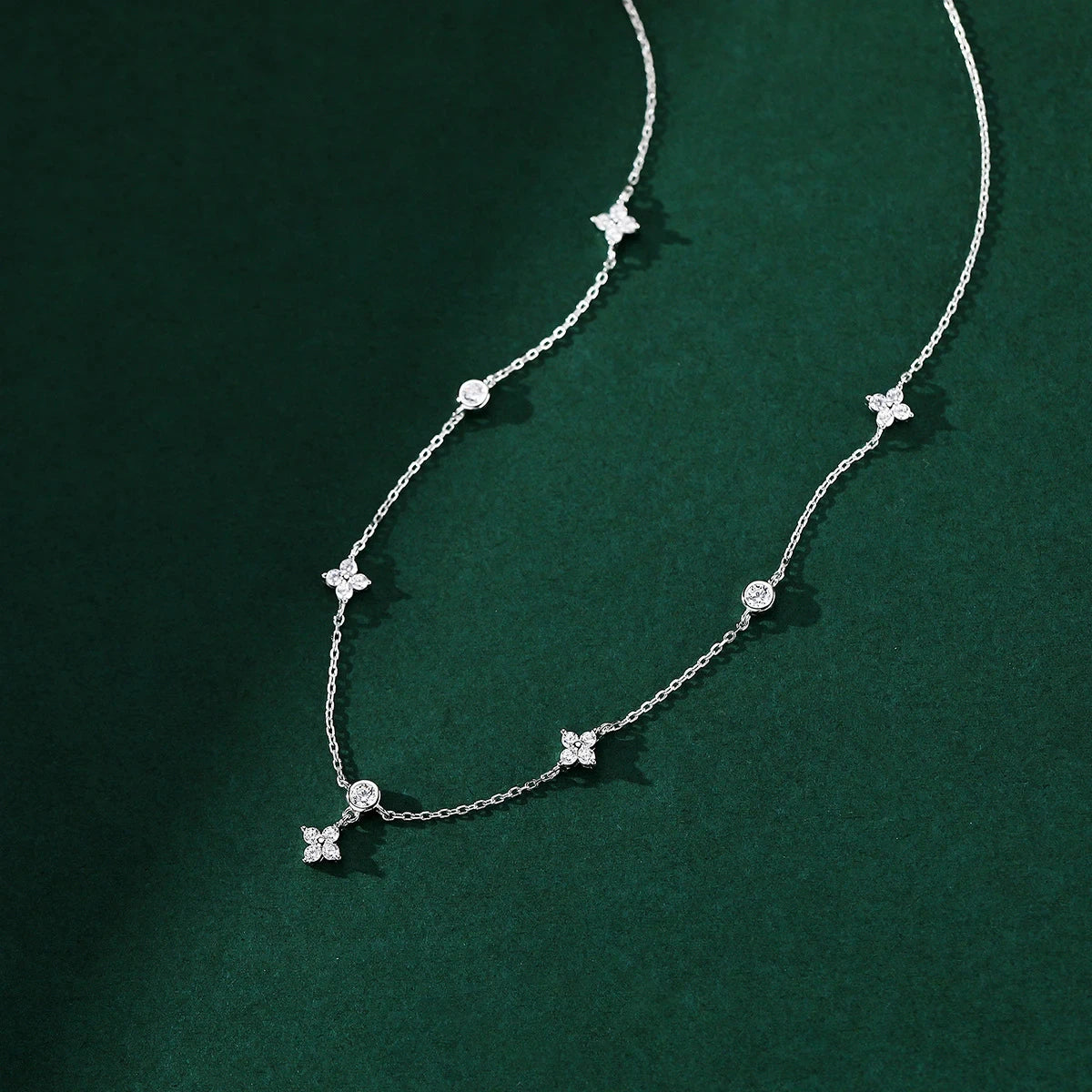 Four-leaf Flower Necklace - Kouttor Soliman